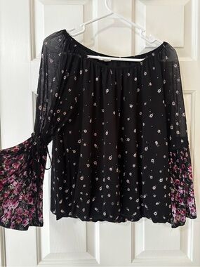 Black Floral Bell-Sleeve Blouse